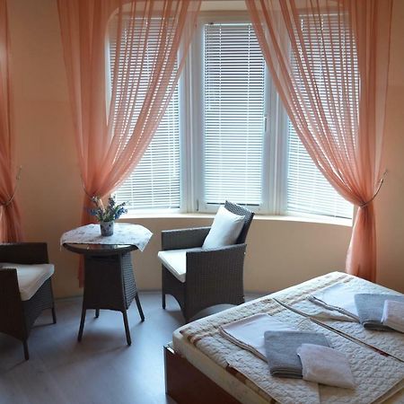 Dimana Hotel Chernomorets Exterior photo
