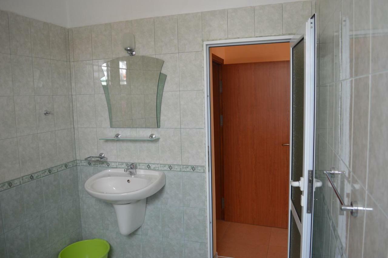 Dimana Hotel Chernomorets Exterior photo