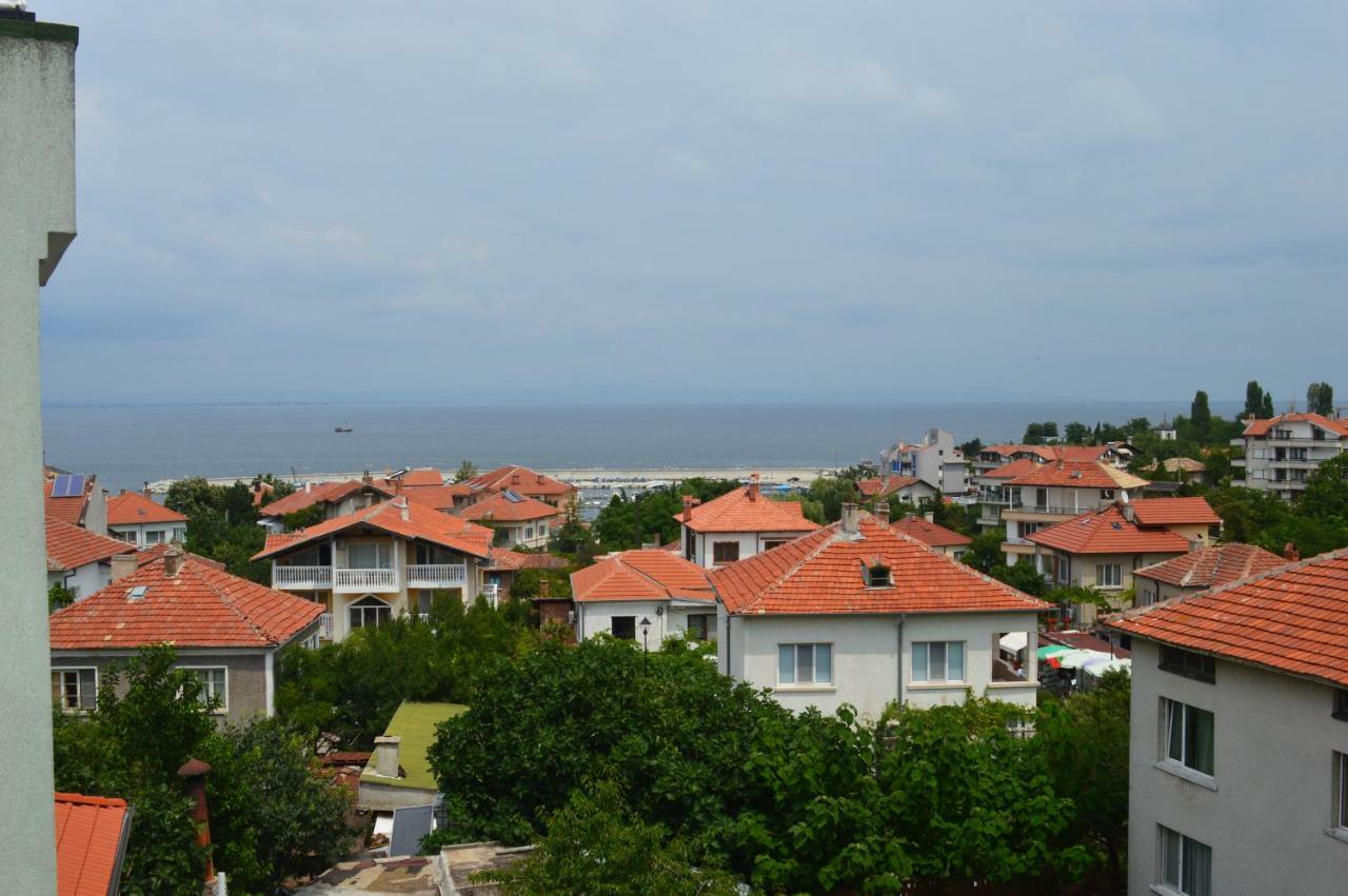 Dimana Hotel Chernomorets Exterior photo